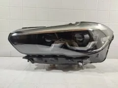 BMW X5 Serisi G05 Kasa Ön Far Elektrik Motorlu LED Sol 2018 ve Sonrası Uyumlu TYC Marka 63119850411